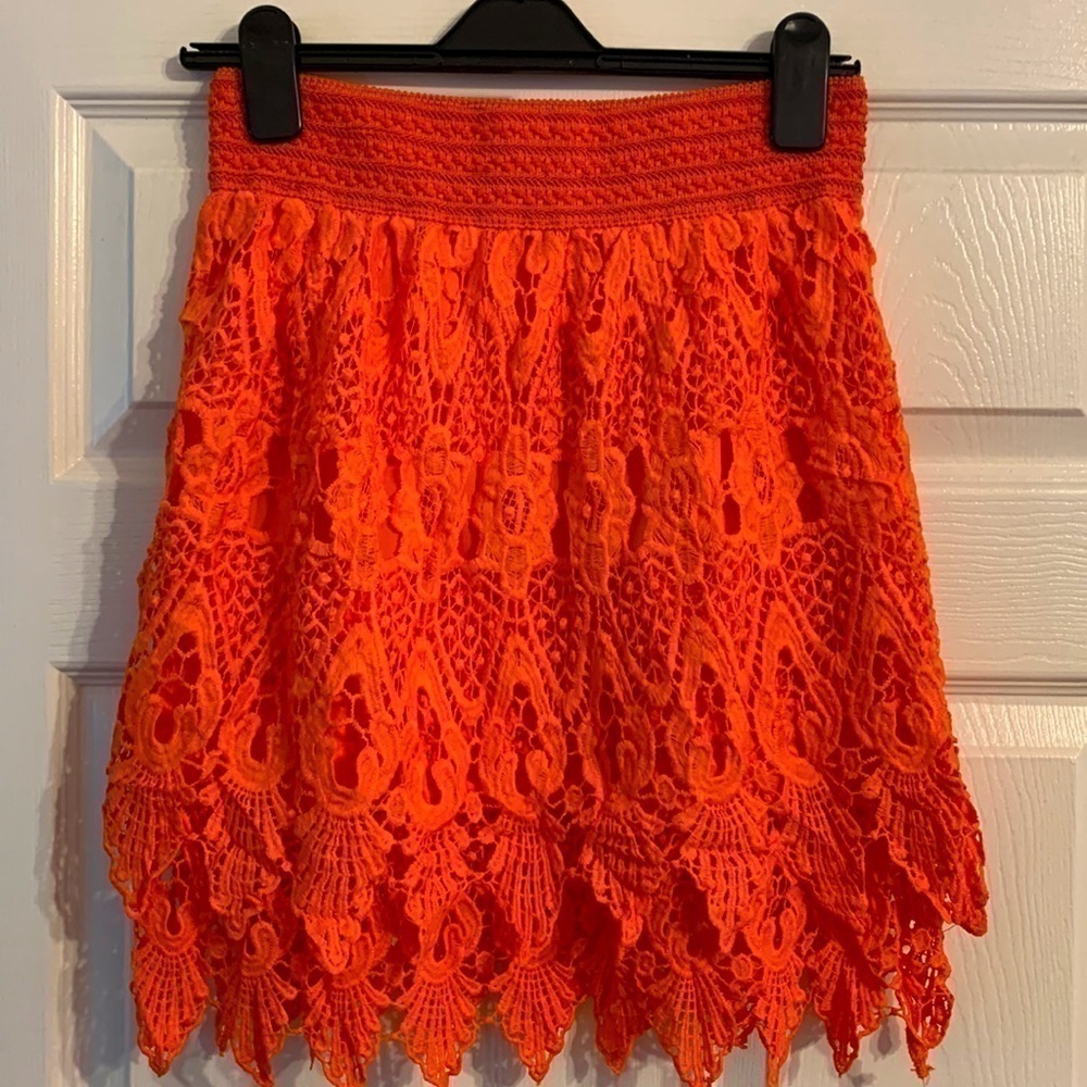 ROMEO & Juliet Skirt Orange Crocheted - Picture 4 of 7
